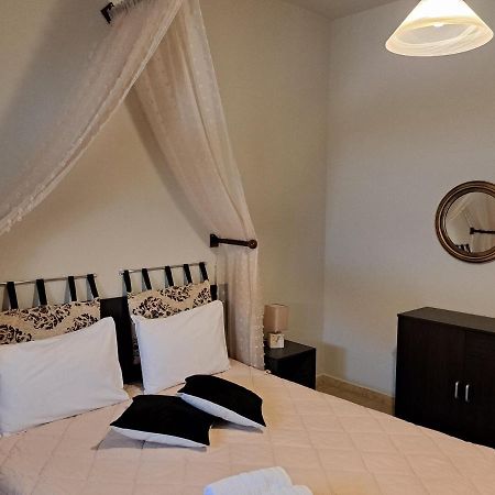 Guesthouse Aelia Káto Loutrákion المظهر الخارجي الصورة